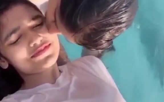 Aina Asif viral video nude lesbian in the pool!!!