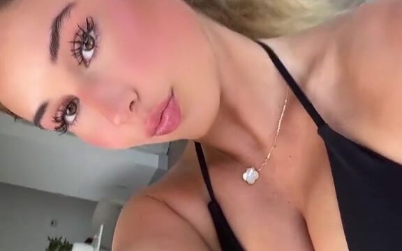 Alice Rosenblum Onlyfans video showing off her huge boobs!!!
