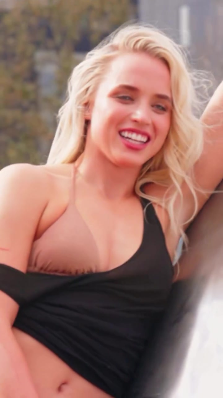 Hailey Van Lith new porn video showing off sexy body!!!