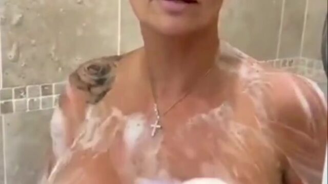 Kerry Katona Onlyfans nude bathing video in the bathtub!!!
