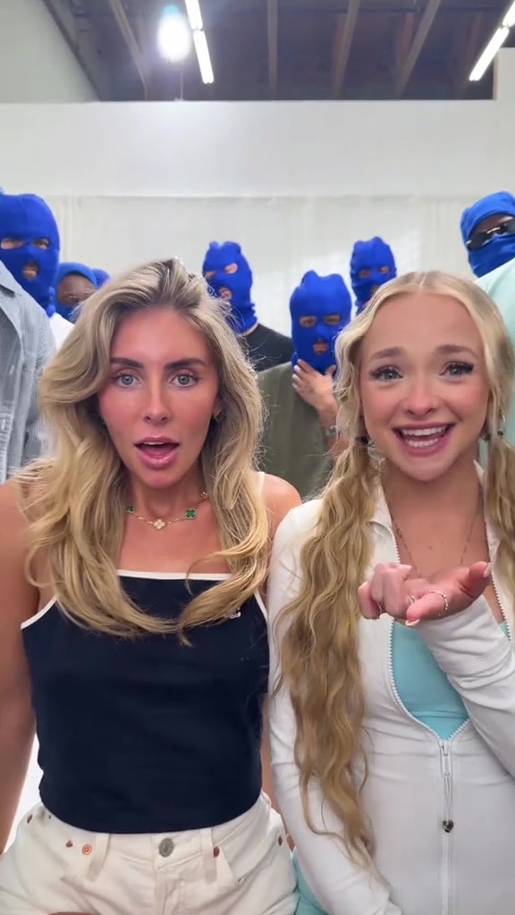 Bonnie Blue and Julia Filippo porn video sex with 100 men!!!