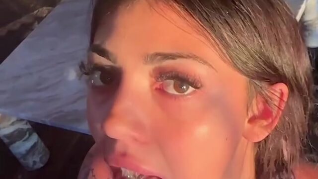 Aliyah Marie / Itsaliyahmarie sucking cock and swallows cum!!!