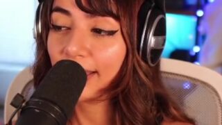 Denims Onlyfans Showing Off Her Big Tits In Live Stream