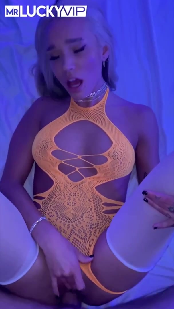 Rara Knupps Gets Fucked By MrLuckyVip And Creampie