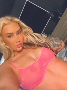 Iggy Azalea Shows Off Her Nipple In See-Through Lingerie