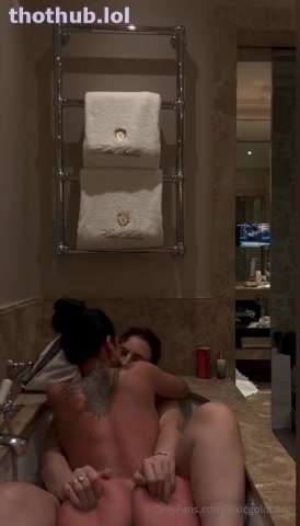 Lexi Cayla / Lexicgoldberg Lesbian Sex In Bathtub