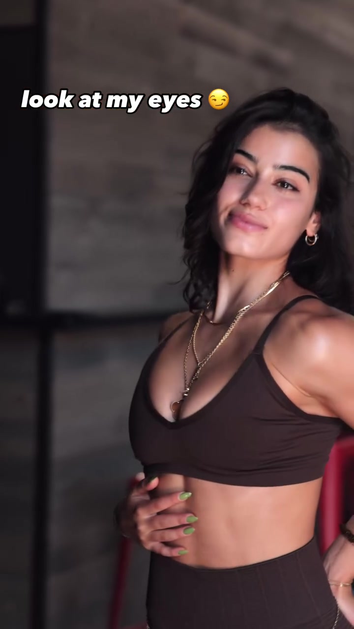 Sara Saffari New Video Showing Off Her Sexy Body