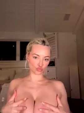 Lindsey Pelas Nude Showing Off Her Big Tits On Live Stream