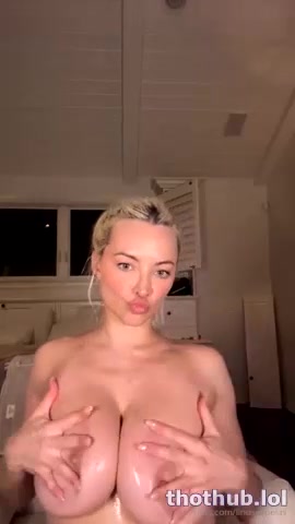 Lindsey Pelas Nude Showing Off Her Big Tits On Live Stream