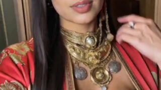 Sarah Albarcha – Beautiful Angel Showing Off Her Big Breasts