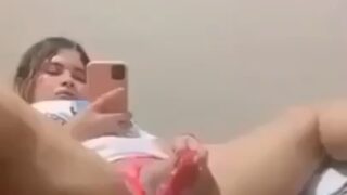 Video Yacuny Masturbate Naked With Dildo Is Hot Viral
